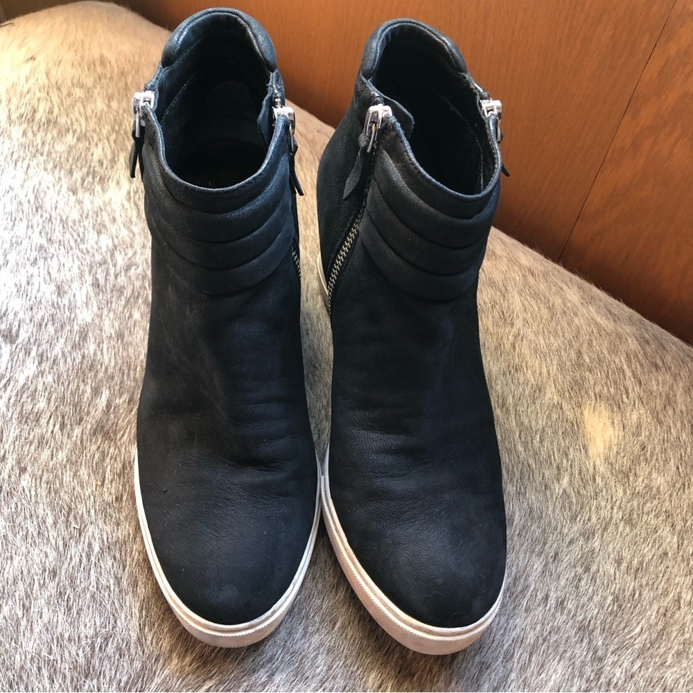 Linea Paolo Black Suede High Top wedge Sneakers side zippers 7